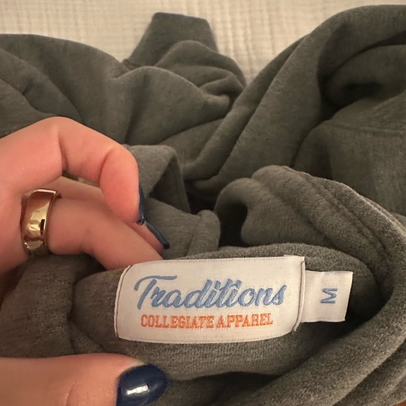 Virginia Tech Sweatshirt - Picture 4 of 6